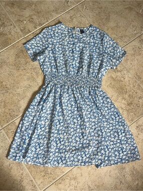 SHEIN Blue and White Floral Round-Neck Dress